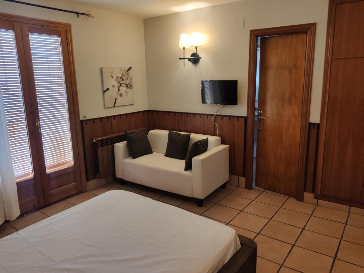 Hostal Tastavins Peñarroya de Tastavins Kültér fotó